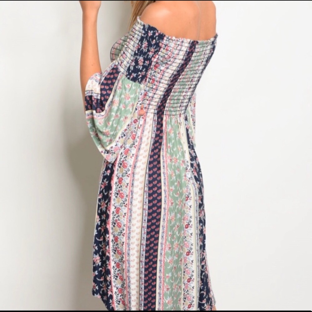 NWOT SUPER SEXY BOHO SEXY FLATTERING DRESS! NEW! - Picture 3 of 3